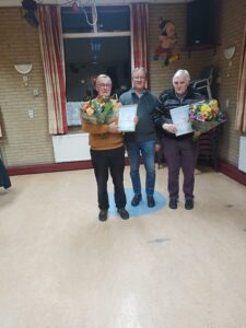 Huldiging Dhr.Dhr. G. Egberink 50 jaar lid linksen  D.den Dulk Rechts 25 jaar lid